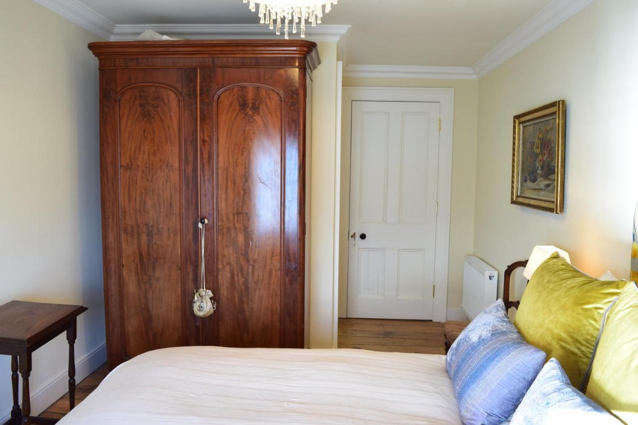 West House -sea Views Homestay